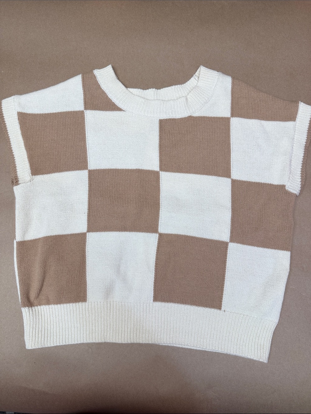 moon & madison Checkerboard Crewneck Sweater Vest in Cream and Tan